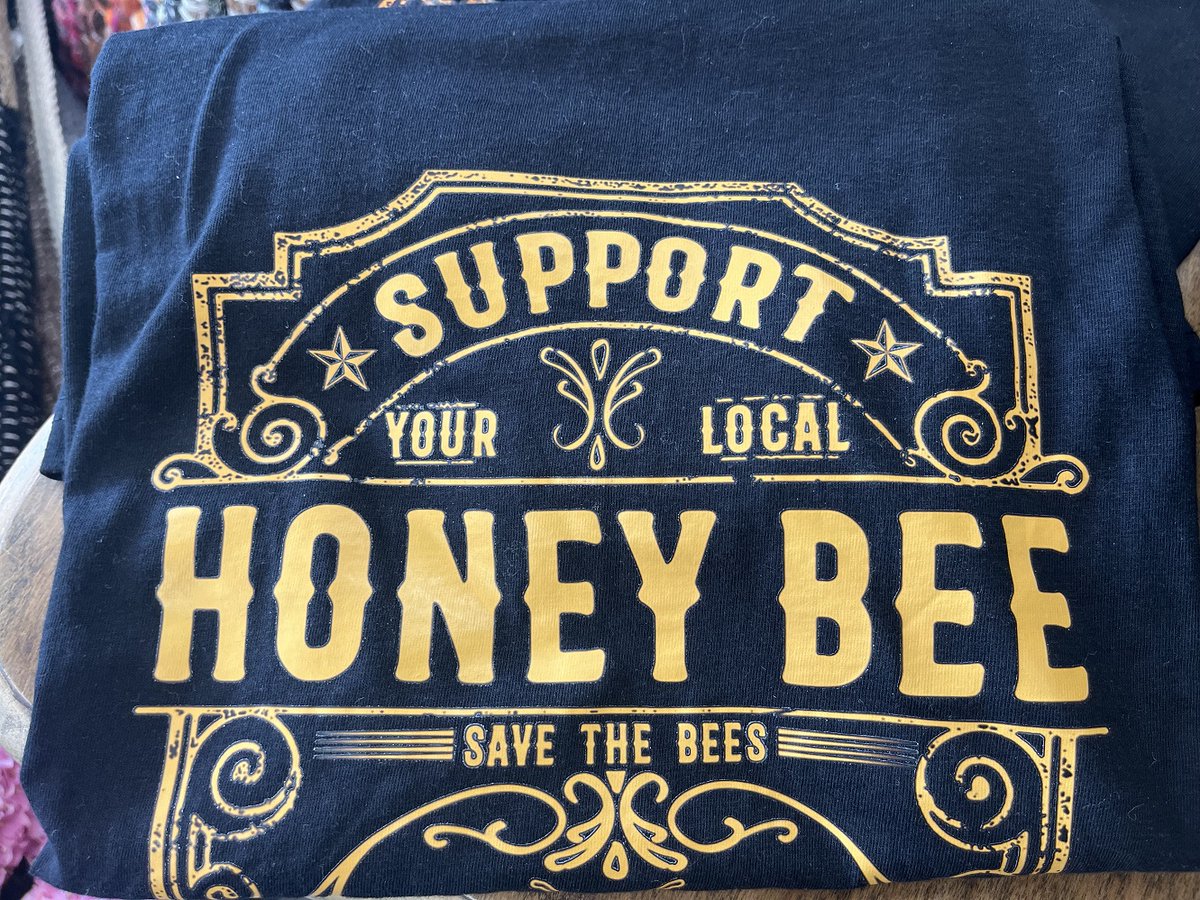 HeartsDesirefm's tweet image. Fun farm T-shirts, Fleece, Flannel and #Vintage #Prelovedclothing #overalls
Plus local Canadian Farm fresh #eggs, #flowers, #produce, our own #garlic in 24 varieties.
Drop by and say hi!
207-1 Hurontario St.
12 to 5 Daily Tues to Sun
More details here: heartsdesirefarm.ca