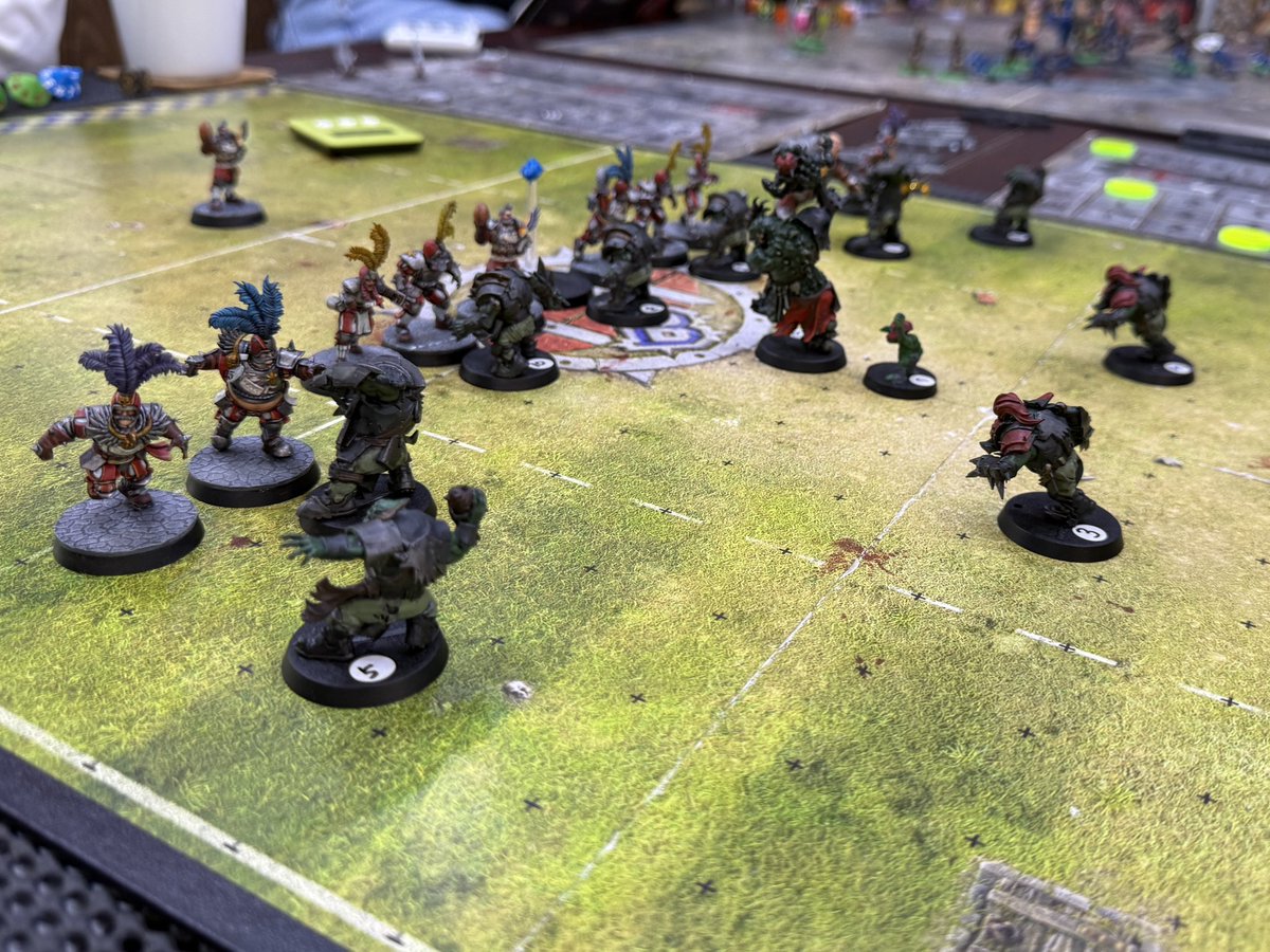 Maroshigechi tweet media