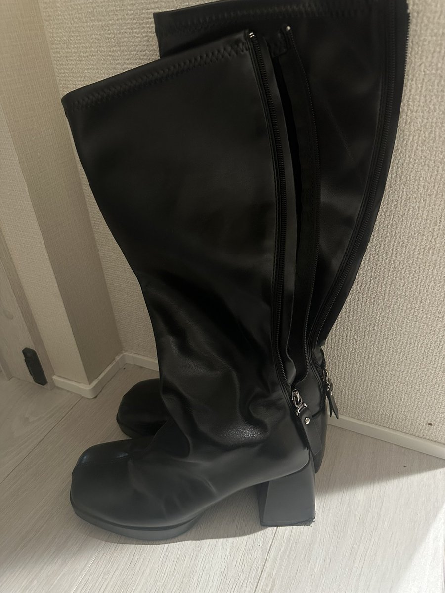 KpPa99's tweet photo. ロングブーツ売ります！たくさんのDMお待ちしてます😻
#使用済み #パンツ売ります #パンツ売り子 #下着売ります #下着売り子 #ロングブーツ https://t.co/GZ0zm7IelS