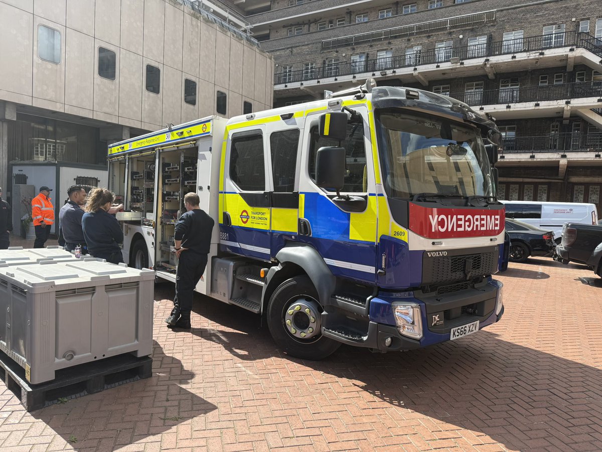 FireLambeth's tweet photo. Lambeth were visited today by the Emergency Response Unit from the London Underground to carry out inter-agency training. This training is vitally important to understand our other emergency colleagues and their practices #LFB #LU #JESIP https://t.co/s4WOeV3umO