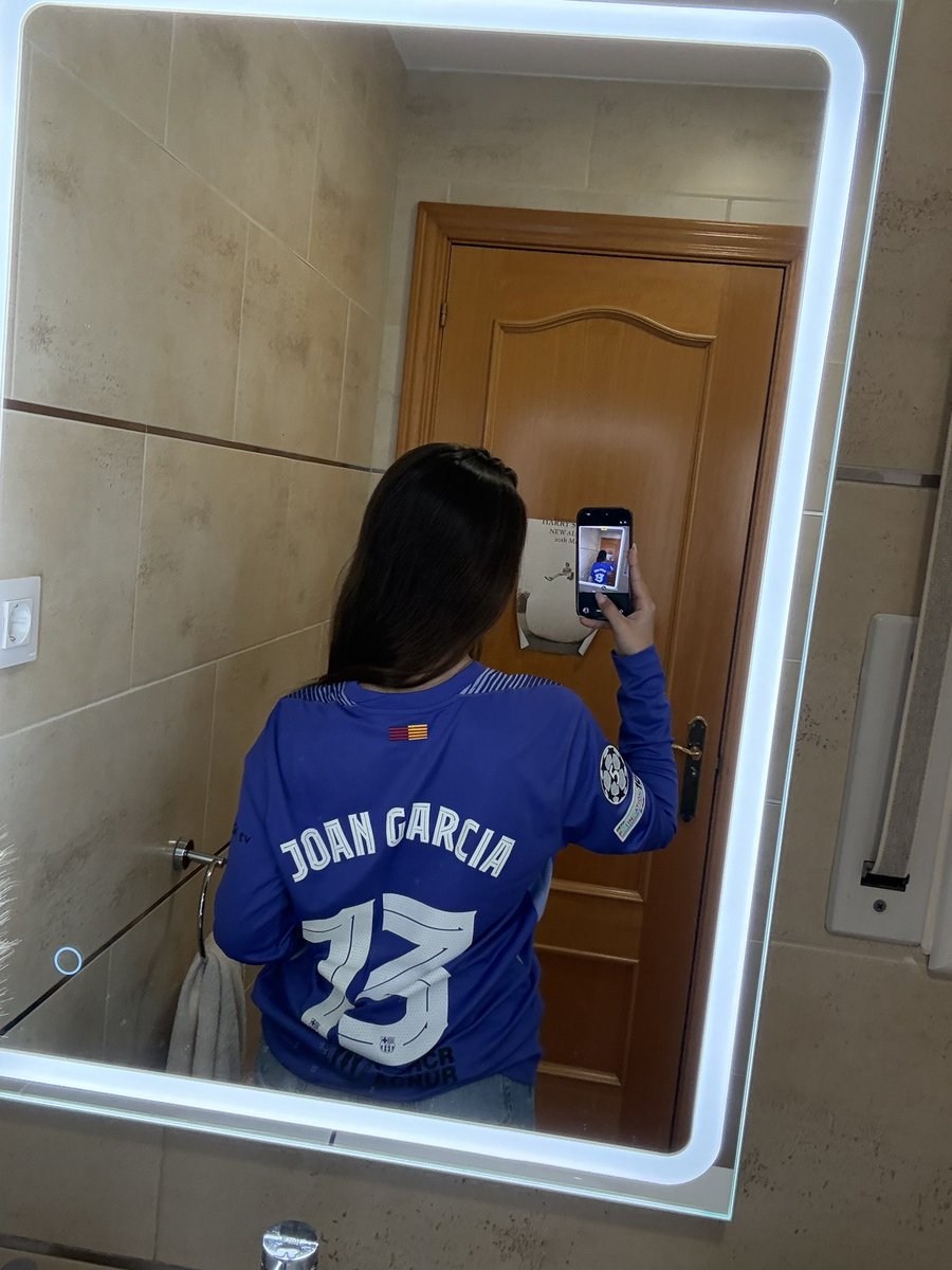 laura ୨ৎ tweet media