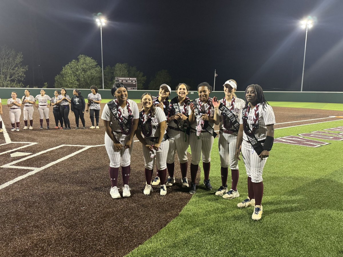 Tview_softball's tweet photo. These pics are the TIP of what last night was for our girls! It was AWESOME and beautiful and so full of emotion! Class of 2026, we love you.❤️🥎🐺 https://t.co/HKnYEbke3i