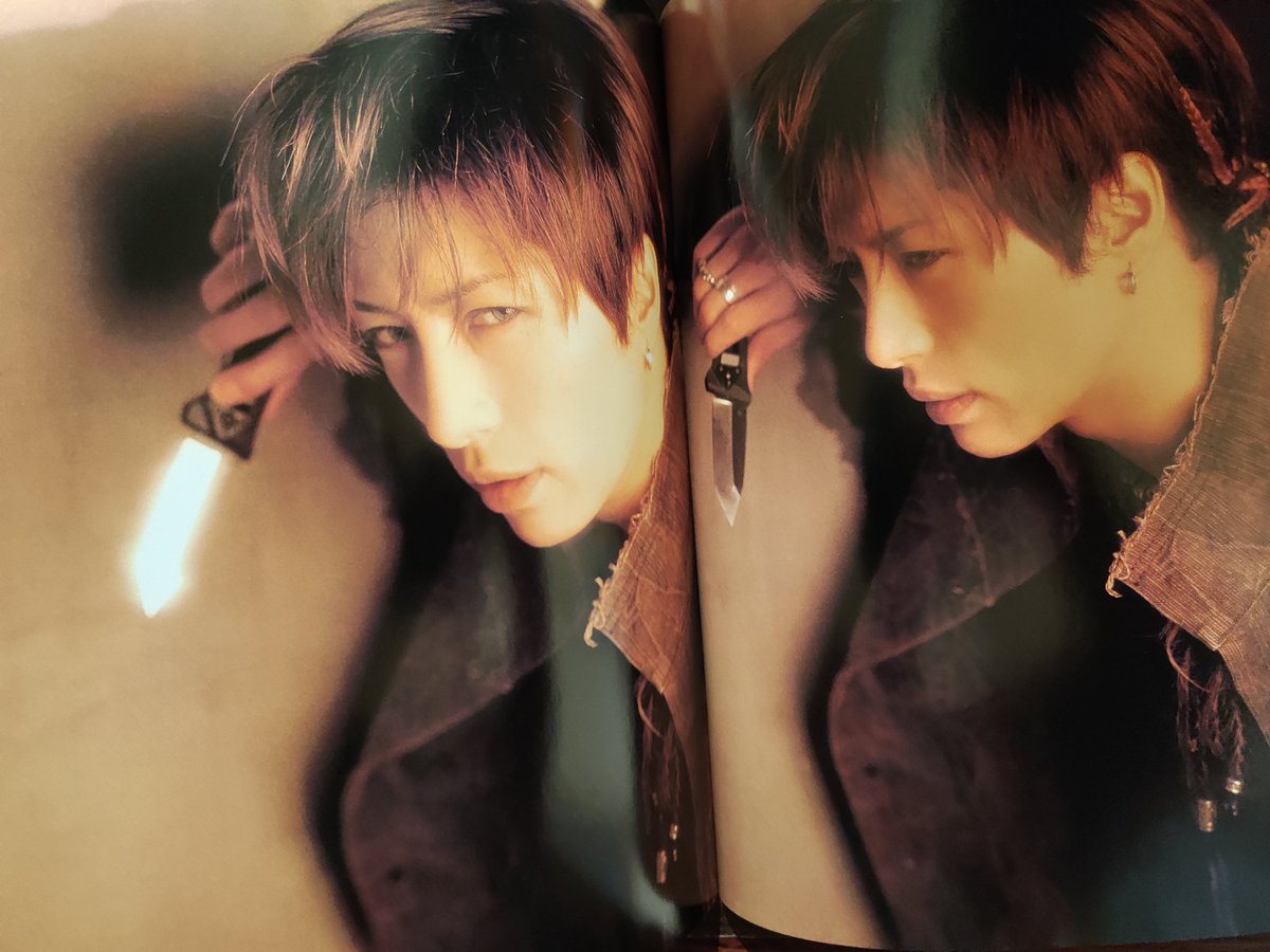 visualnoky's tweet image. FROM「CRESCENT」
「MOON CHILD」のポニーテールまだ残ってた
 #GACKT