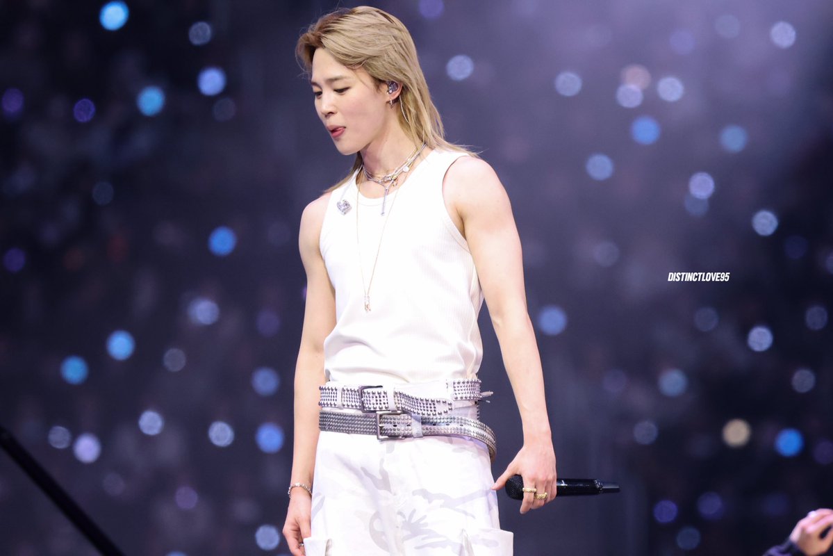 260411 고양 중콘

완전 미치겠다 근육 너무 좋아요………..💀

#방탄소년단 #지민
#BTS #JIMIN