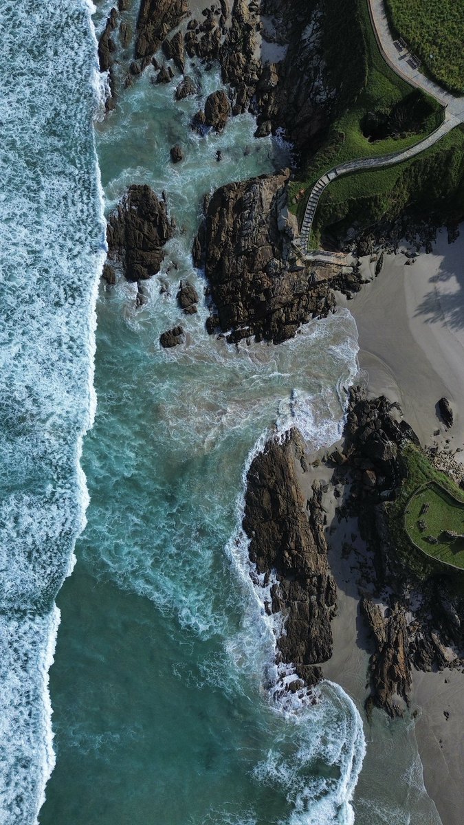 Recheese10's tweet photo. #Galicia #dronephotography https://t.co/zIa0YfM1rh