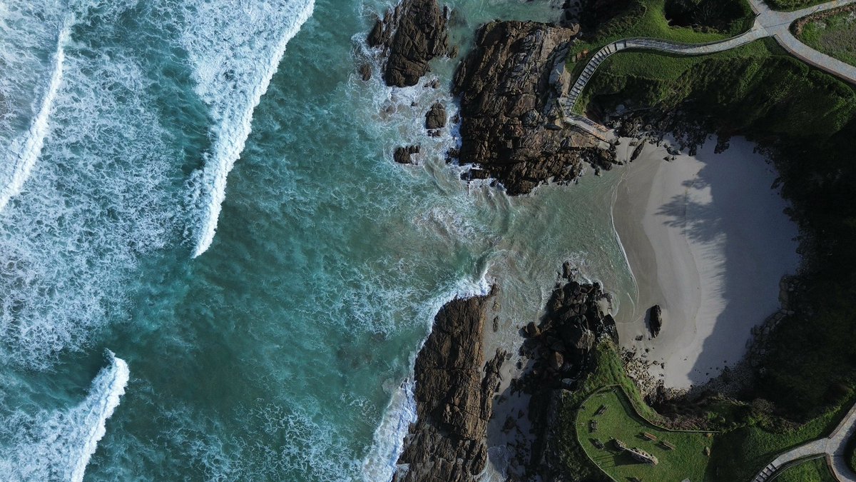 Recheese10's tweet photo. #Galicia #dronephotography https://t.co/zIa0YfM1rh
