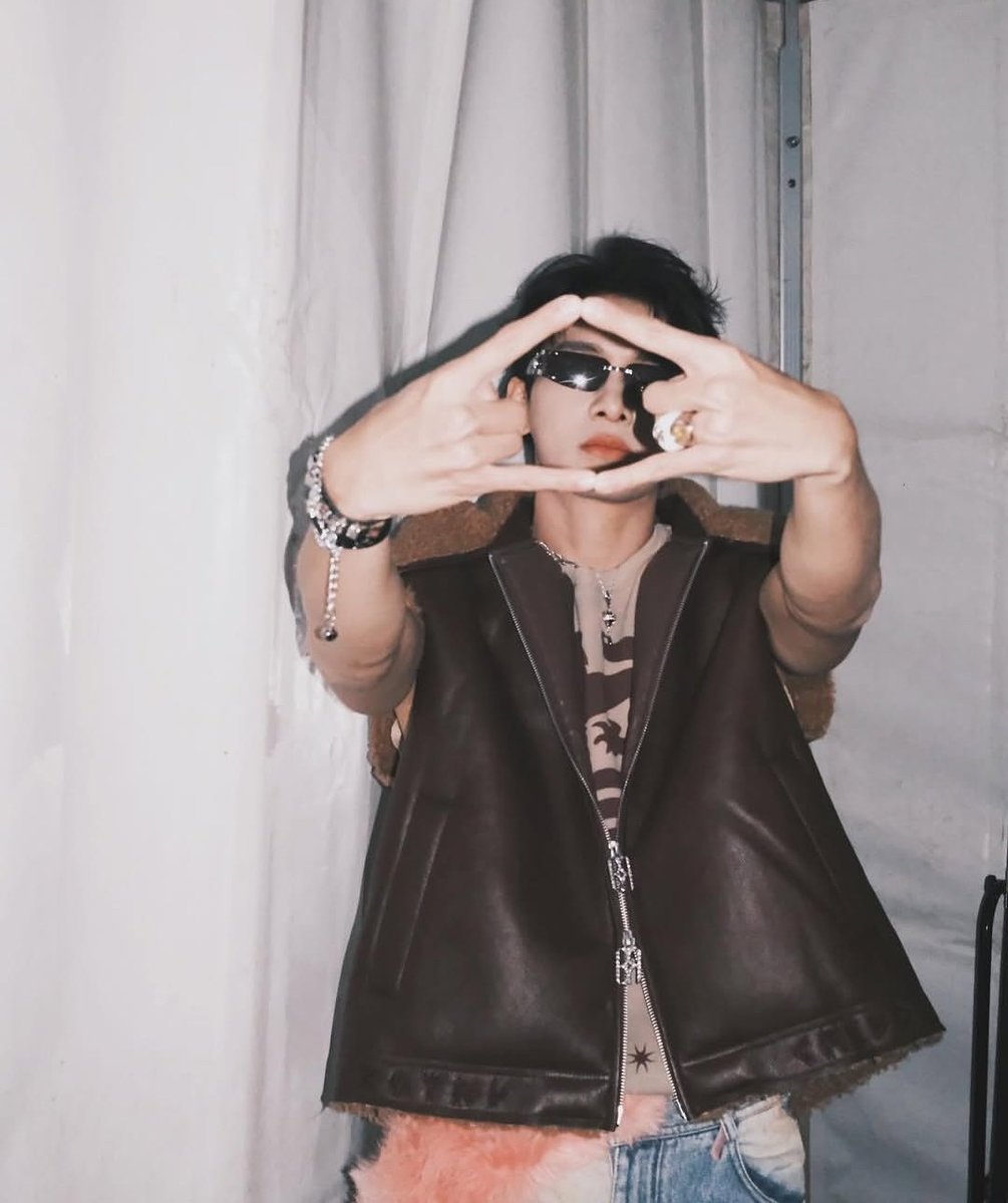 SKZ Crave tweet media