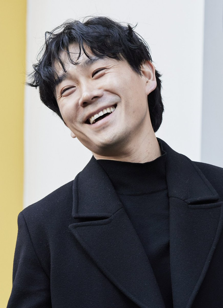 물론 웃는 얼굴 다 치트키긴해 막공 퇴길에서 이렇게 선녀처럼 웃으면 저는 어떻게 살아가라고