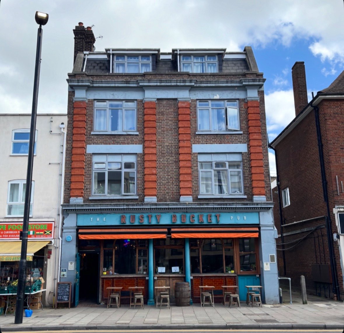 LondonPubMap's tweet image. The Rusty Bucket. A superb selection of independent beers. 
#eltham #rustybucket #pub