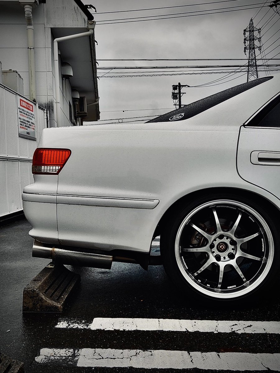 #あなたが愛車を選んだ理由を三つ教えて 
①NAだけど1JZだから

②単純にカッコいいから

③次に車乗り換える頃には乗れない車になってると思ったから