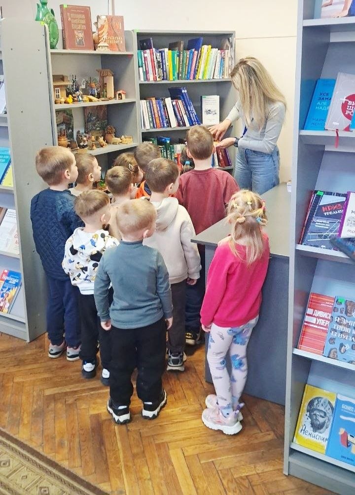 Бібліотека ім. О.Довженка O.Dovzhenko Library tweet media