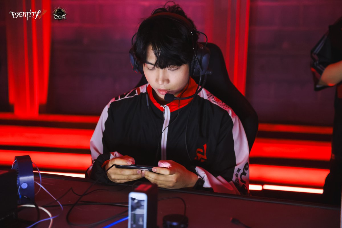 Identity V tweet media