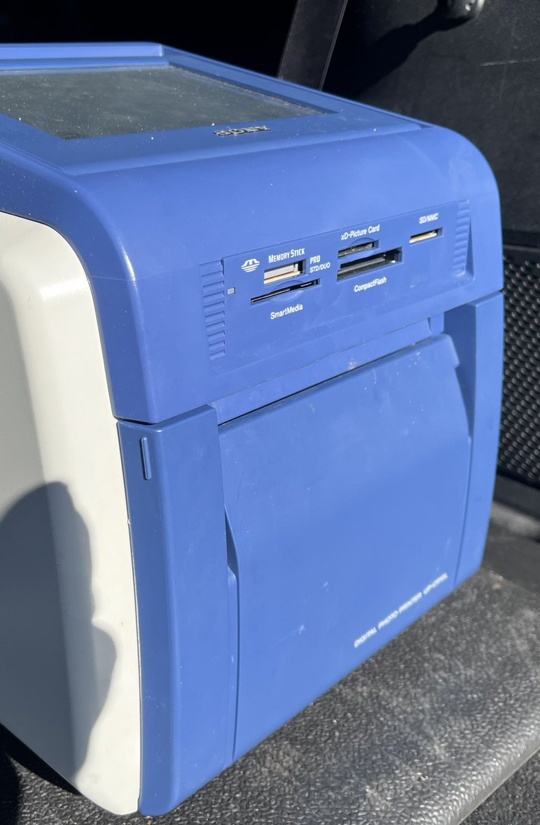 RetroFox tweet media