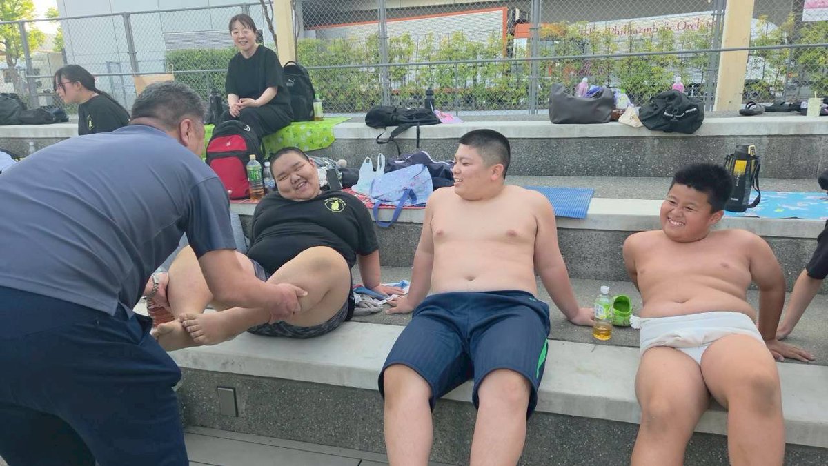 igarashsumoclub's tweet photo. 五十嵐相撲倶楽部😃
下半身強化、稽古お疲れ様でした💪
次回稽古4月18日(土)❗️

新学期倶楽部生も20名弱、仲間も増えて活気溢れる倶楽部になりました😁

選手たちの応援よろしくお願いします🙇
倶楽部生募集中😃相撲未経験大歓迎❗️ https://t.co/3IUIcgYhPc