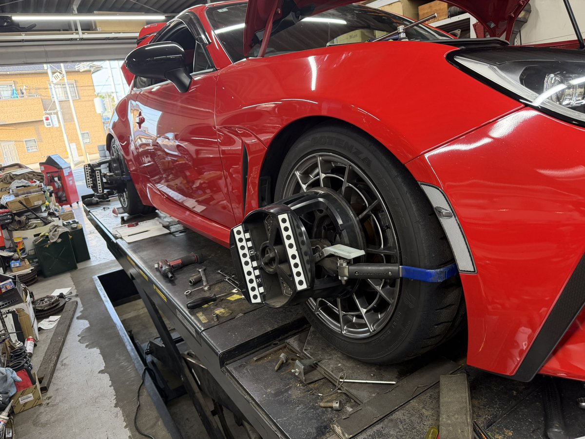 TiRACING tweet media