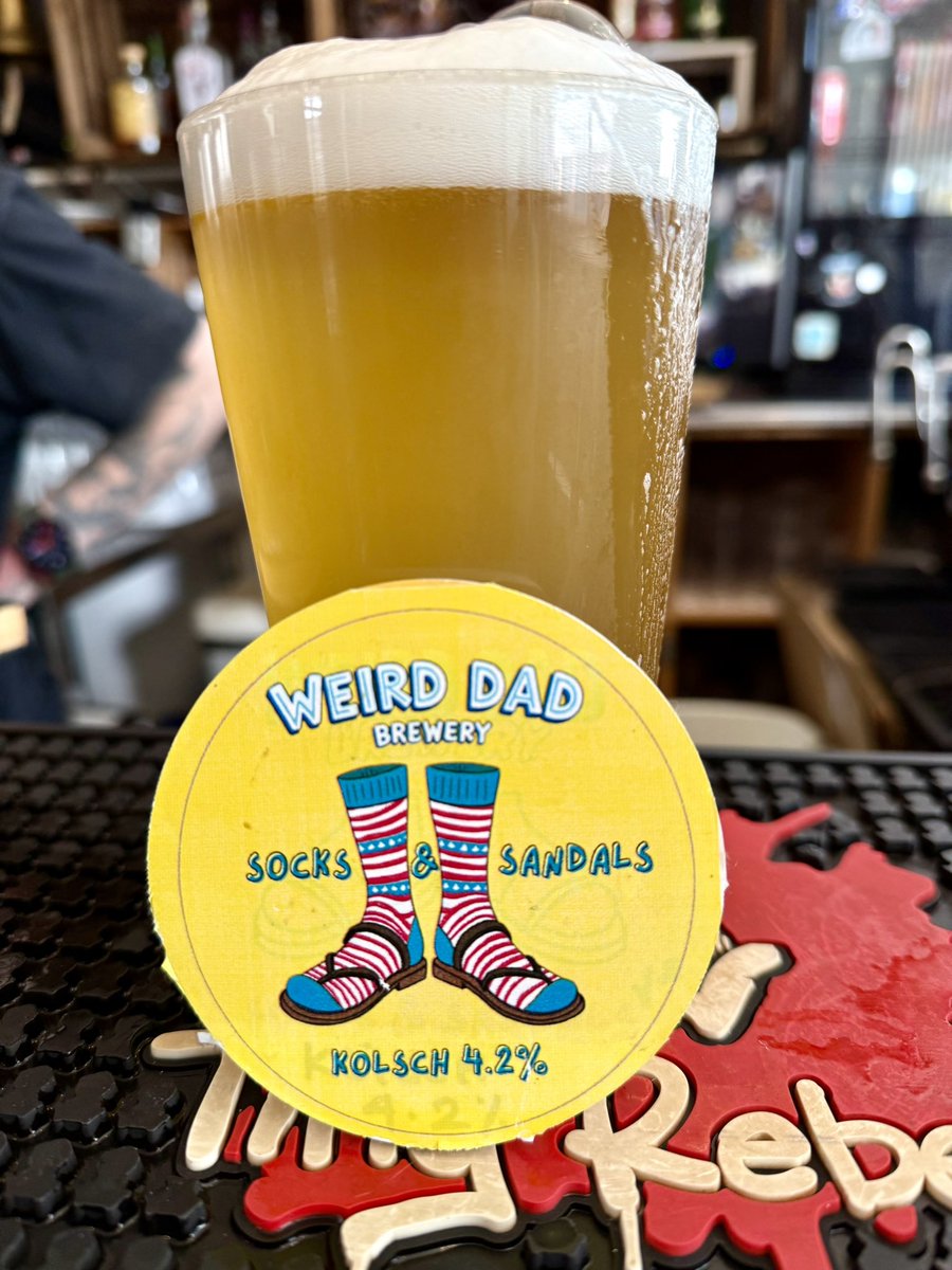 rwnash's tweet image. Socks &amp;amp; Sandals V2 - Weird Dad - 4.2% ABV. B+ and a bit and a touch. On Keg, hazy, malty, bready and Germanic. 🏴󠁧󠁢󠁷󠁬󠁳󠁿🇩🇪 #ale #beer #bier  

3.4/5. Really need to go back to Köln. Good times in the Corp Area. BAOR BFBS. Good times.