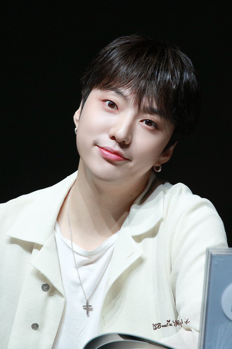 KSweetieYoon's tweet image. 260410 PAGE2 강승윤 팬싸 [마카오] HQ
【팬심 훔쳐❤️】
#강승윤 #カンスンユン #YOON @official_yoon_