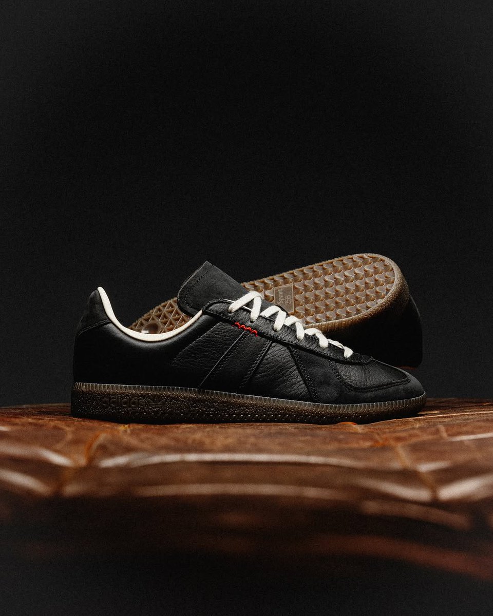 JustFreshKicks tweet media