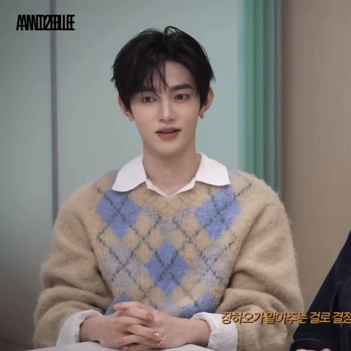 똥강아지야 너 3년 뒤에 그룹 리더 된대 .......  ㅜㅜㅜ ㅠ 😭😭