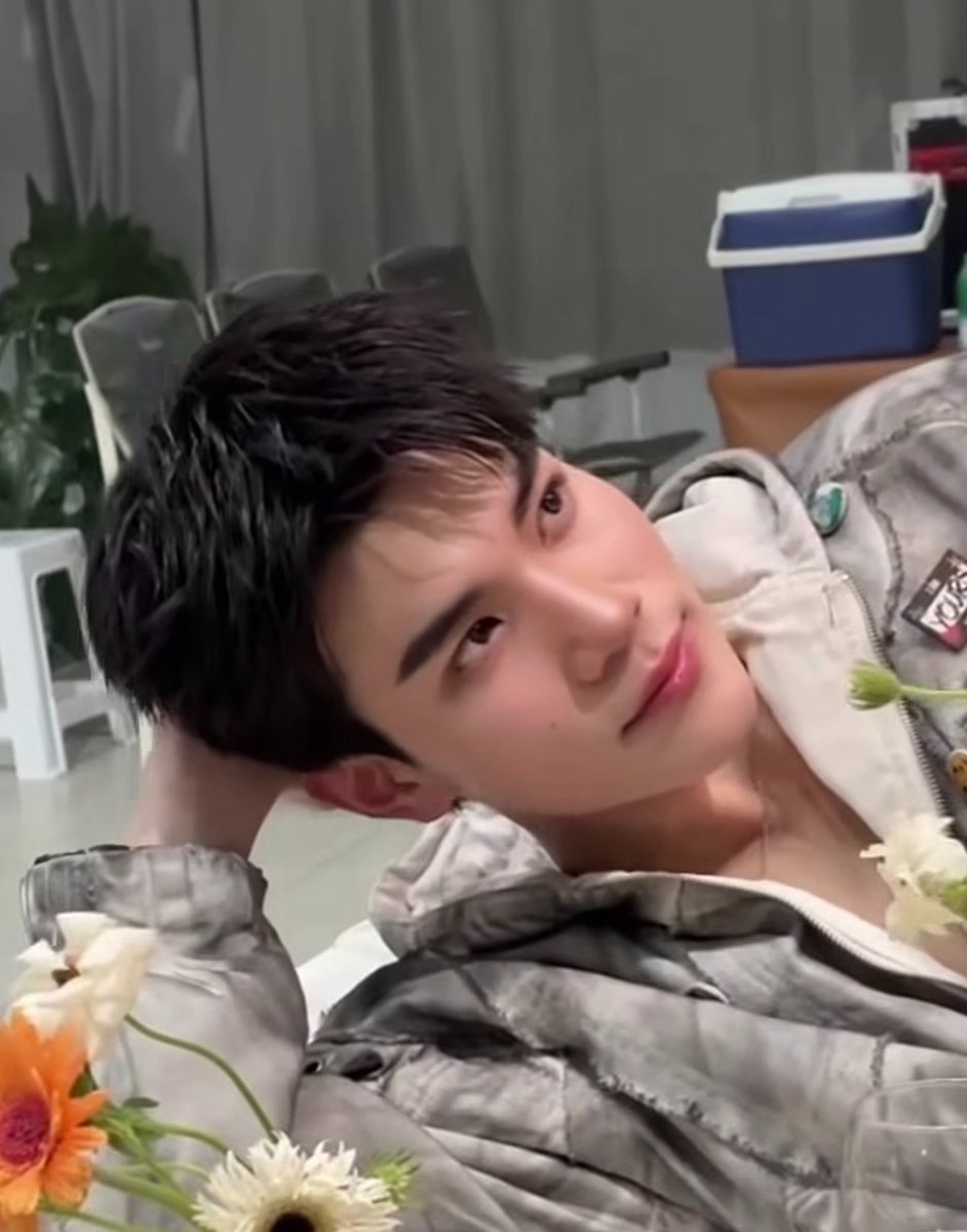 เอ๋ง tweet media