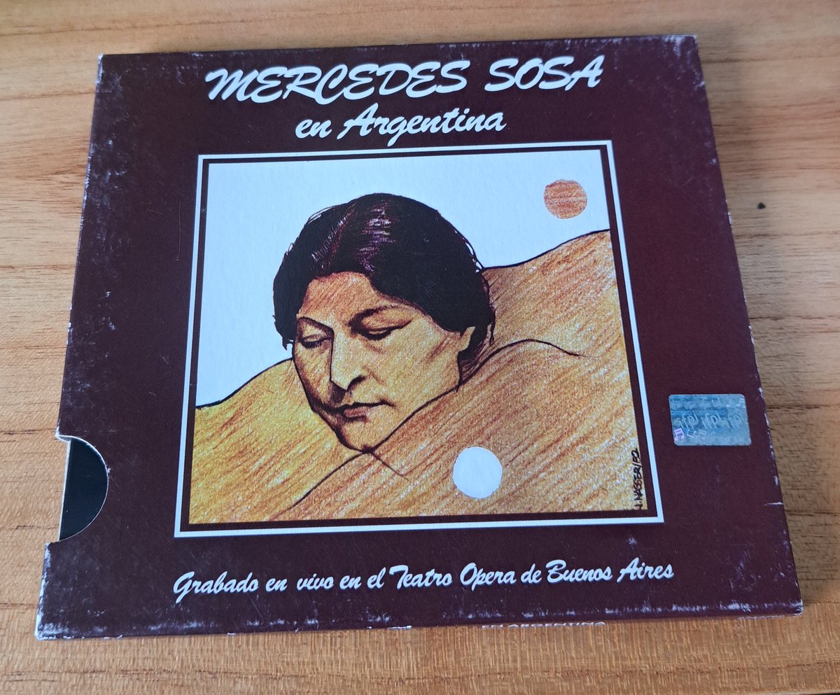 solcix5's tweet photo. Tengo pruebas fehacientes de que mercedes sosa ES la pachamama https://t.co/2MUYIOC0EF
