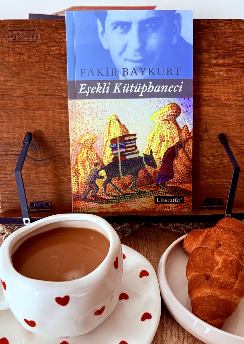 nilrafya_19's tweet image. Köye kitaplık açmak, çöle çeşme götürmek gibidir.
Kitaplığın girdiği yerden bilmezlik kaçar gider.

#cumartesi #kitaptavsiyesi