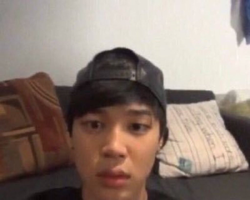 clara🪭 VAI VER O BTS tweet media