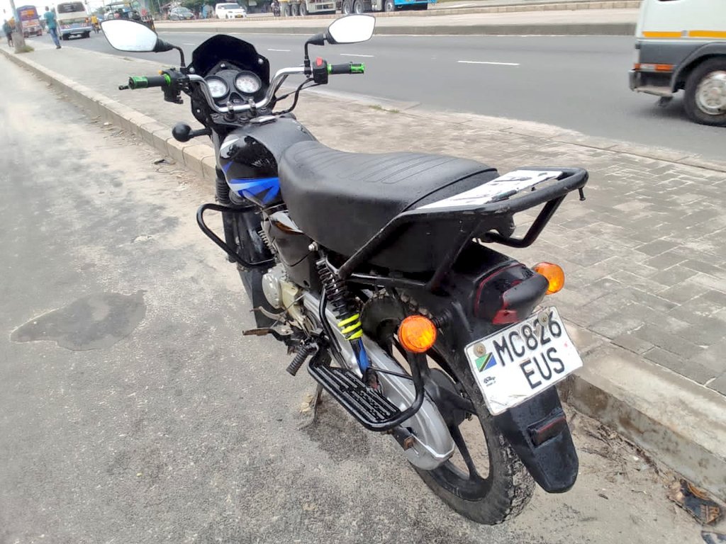 Eng_Matarra's tweet photo. PIKIPIKI ZINAUZWA 🔥🔥
AINA - TVS HLX STAR
REG" #EUS
...........#DUU
Cc. 125
Gear Nne(4)
Engine safi
Starter zinapiga
Full Documents✅️
#BEI - EUS (Tshs. 1,350,000/=)
- DUU (Tshs. 900,000/=)
ZIPO DAR (Mikoani Tunasafirisha)
CALL 📞📲-0793022184
WHATSAPP-0719542184 https://t.co/67HFUui218
