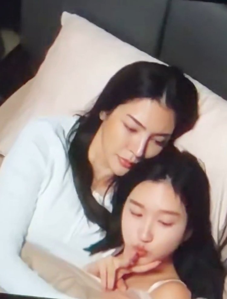 𝙼𝚎² 🌻's ℎ𝑦𝑝𝑒 𝑔𝑖𝑟𝑙 tweet media