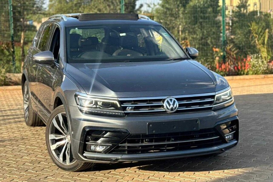 Carstomcarz's tweet image. New Arrival Volkswagen Tiguan LED Headlight Lens 2018–2020 🔥
Upgrade your Tiguan clarity &amp;amp; shine instantly 💡
Perfect fit, crystal clear, durable quality 💯
Restore that fresh OEM look today 🚗✨
Call/WhatsApp 0757555691 – Nairobi CBD 📍
#carstomcarz #carcare #caraccessories