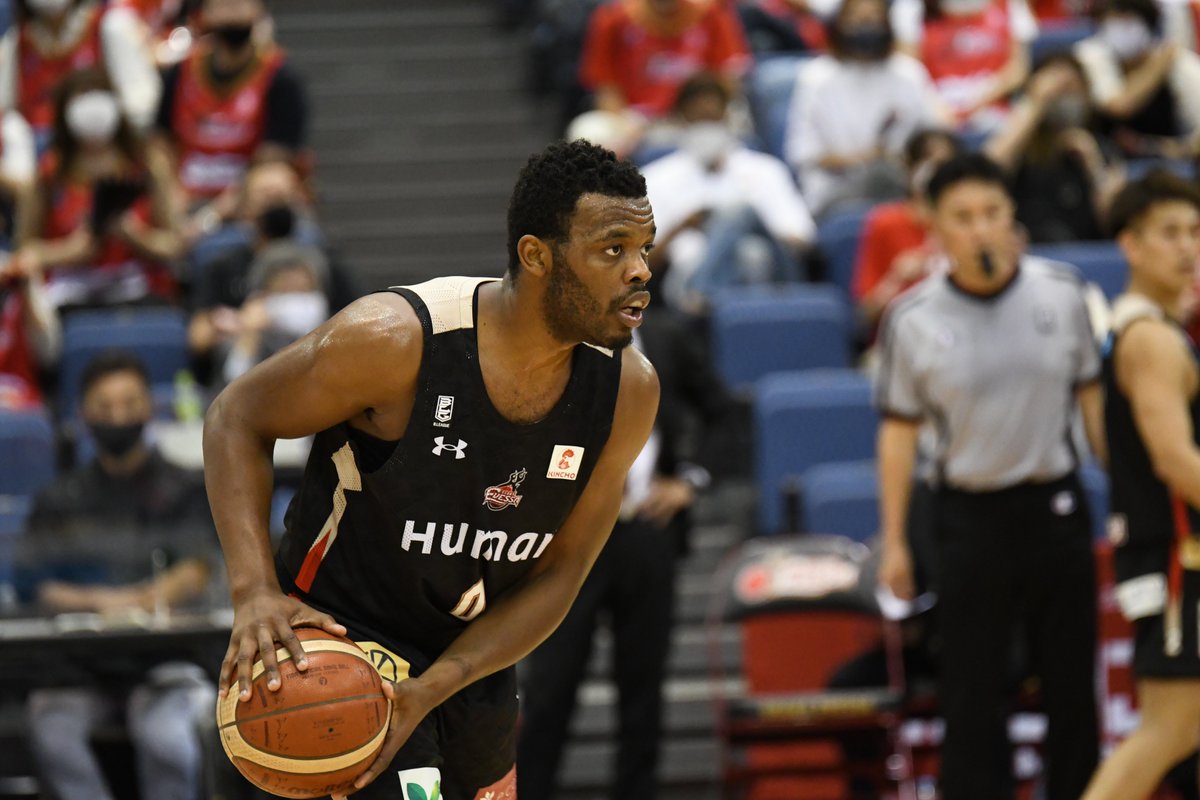 しげさん tweet media