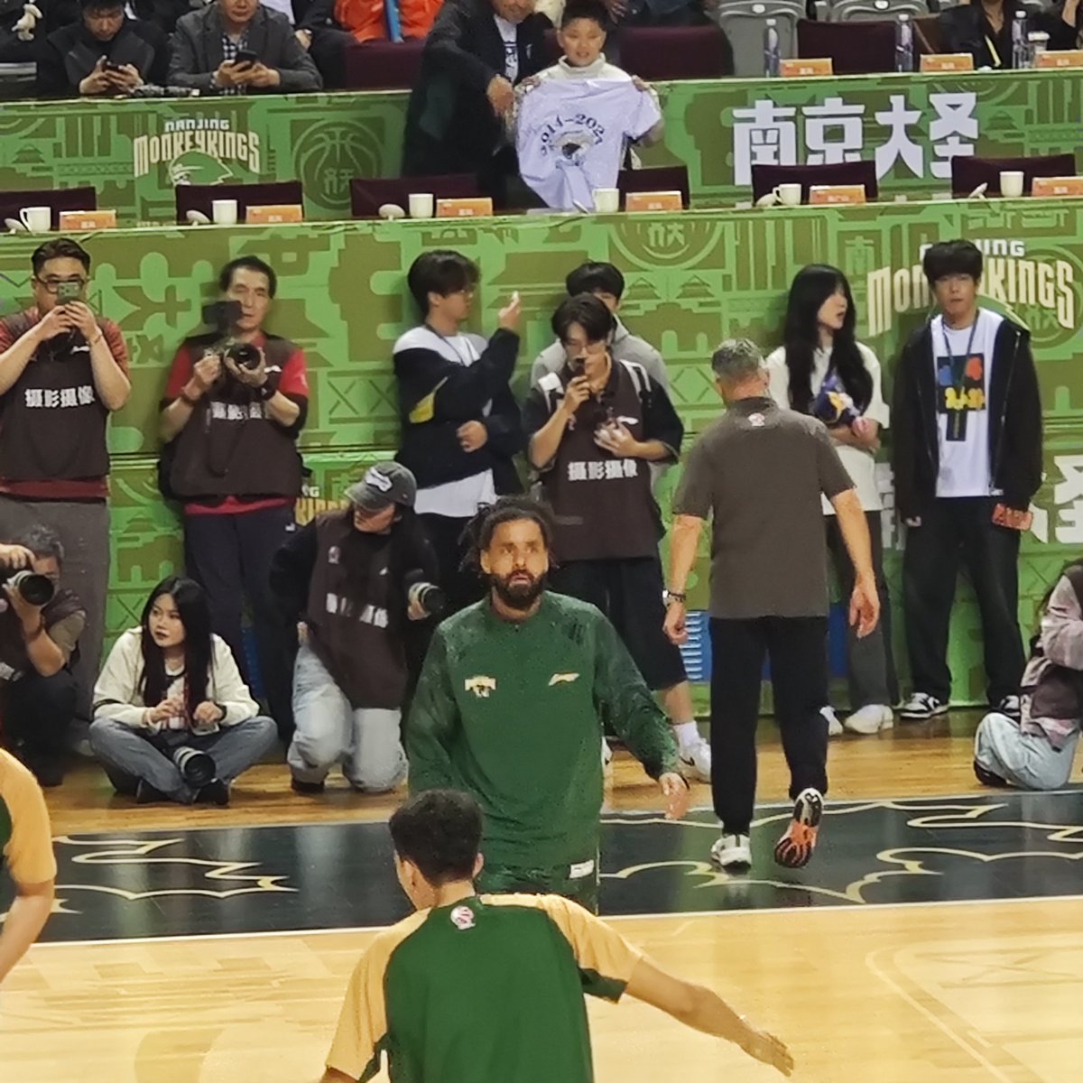 把吉伊煎成饼 tweet media