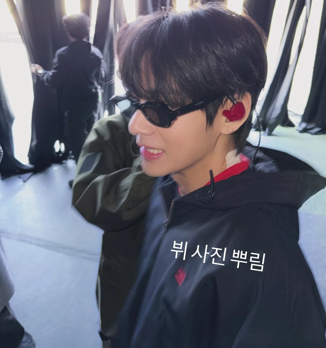 vhope love bot tweet media