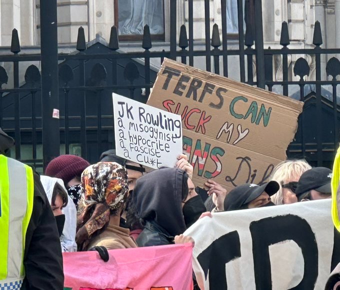 Aja ♀️🇬🇧 tweet media