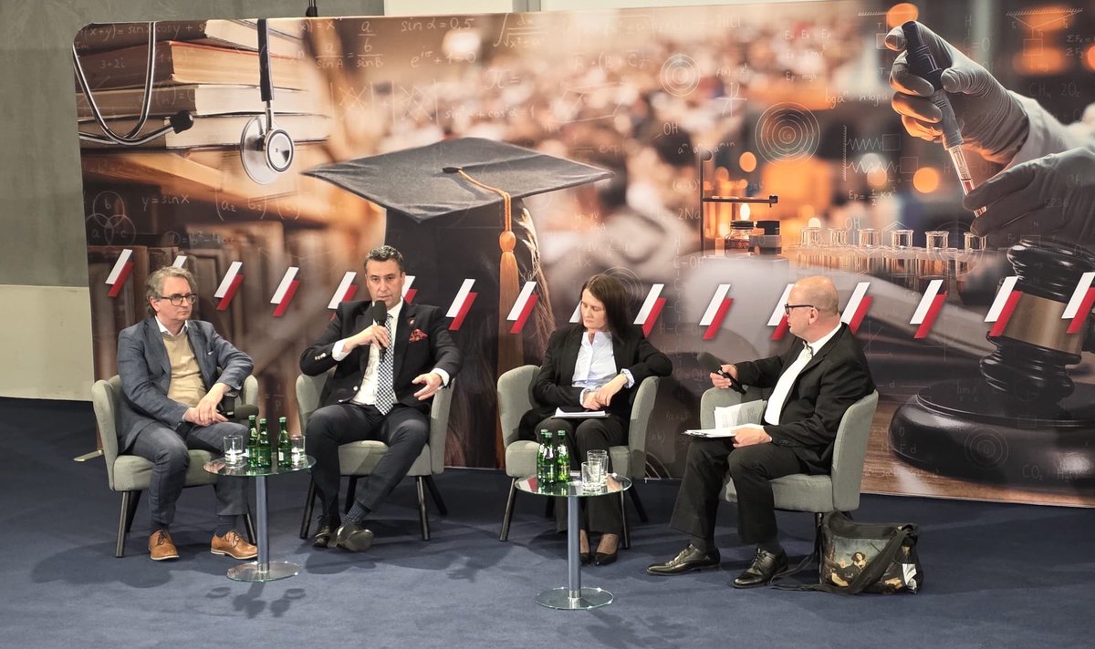 Piotr Gliński tweet media