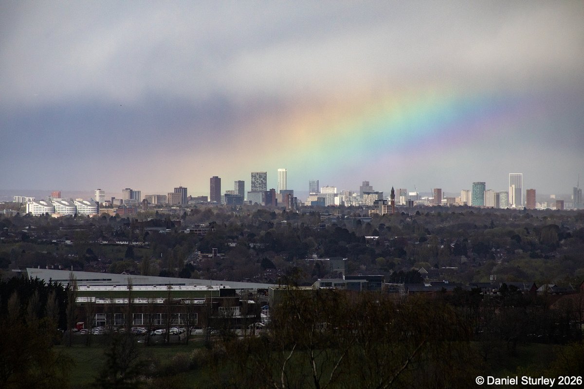 Daniel_Sturley's tweet image. #Birmingham UK, a #beautiful #rainbow over the #city #skyline just now, seen from the Lickey Hills 😎 
#BirminghamWeAre #FullColourNoFear