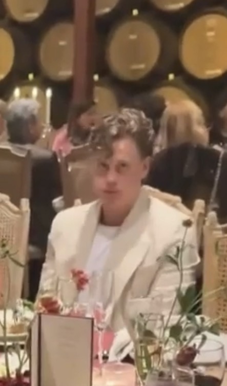 Jennife45487237's tweet image. Joe Burrow at Joey Bosa and Amanda Kassdikia Wedding Rehearsal Dinner. #Bengals #RuleTheJungle #WhoDey