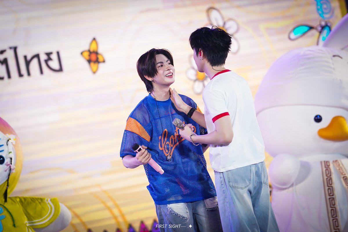 firstsight_2000's tweet image. พี่ไม่เปลี่ยนหรอก🥺

TLEFIRSTONE SONGKRAN26 ICONSIAM
#TLEFIRSTONExICONSIAM
