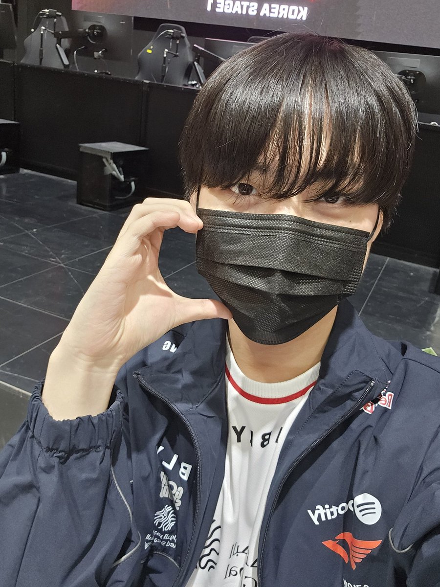 onlyforowt1's tweet image. #Proud
다음 주엔 건강한 모습으로 만나요
오늘 게임도 팬미팅도 너무너무 잘하셨고
아프지마세요 ㅜㅜ...