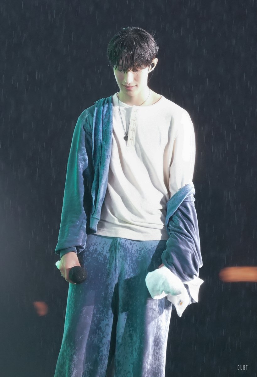 dust_team_SVT's tweet photo. 제가 괜히 오빠라고 부르는게 아니에요...

20260405 NEW_ ENCORE
#세븐틴 #SEVENTEEN #도겸 #DK https://t.co/9uTKgTpXds