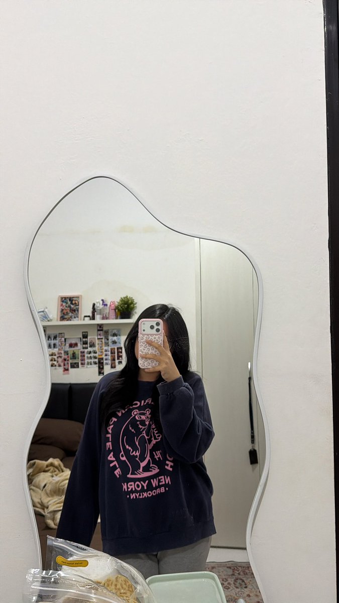 milofyou's tweet photo. outfit ke superindo🙏🏻 https://t.co/DlvPo3L42u