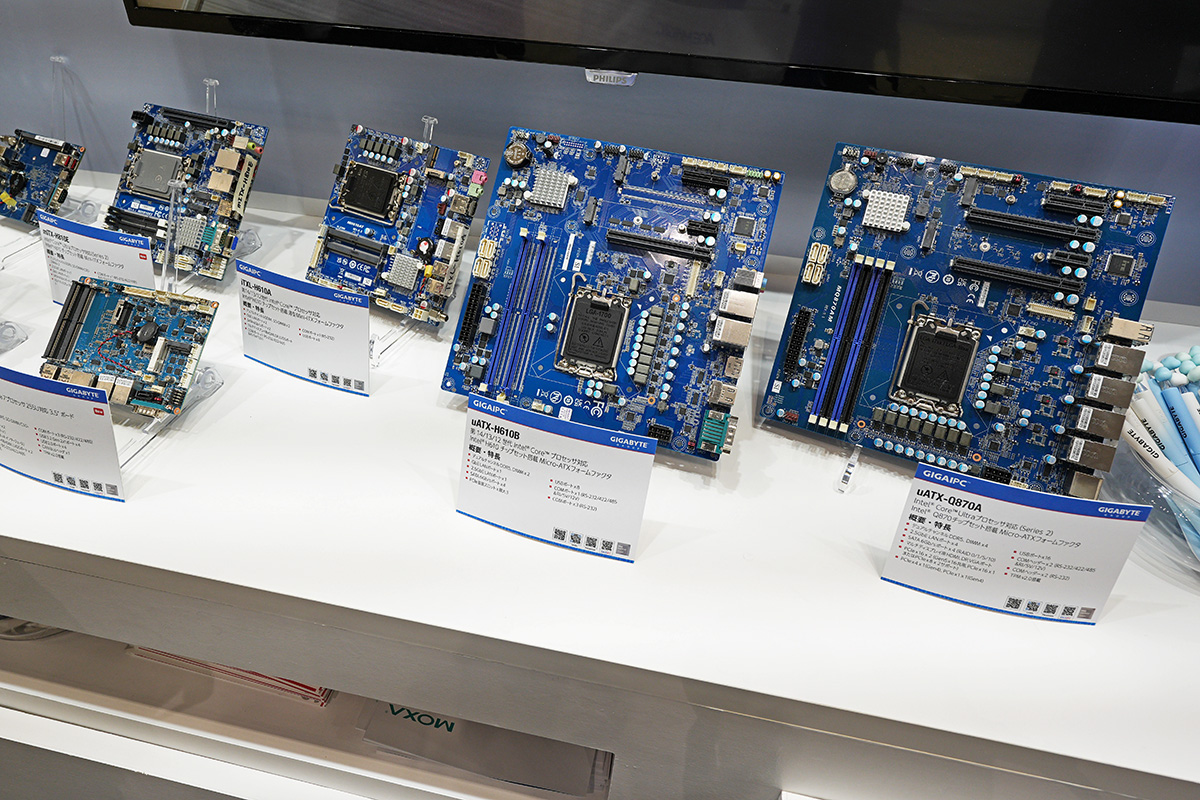 25枚。キバン。 基板 マザーボード Japan IT WeekのGIGAIPCのブースにGIGABYTEの産業向けモデルが多数展示