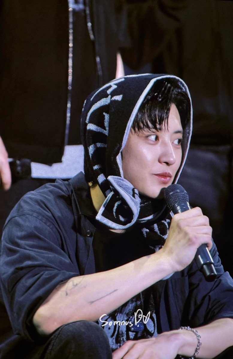 Somnus_cy1127's tweet photo. 260411 EXhOrizon in SEOUL
🐶🦮
#찬열 #CHANYEOL #チャニョル 
#엑소 #EXO https://t.co/IDgnbzIlFn