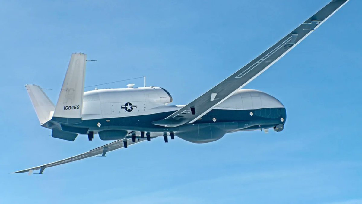 TheatrumBelli's tweet image. Le sort du #drone MQ-4C #Triton de la Marine américaine demeure inconnu après sa disparition des écrans de suivi de vol au-dessus du golfe Persique.
---
twz.com/air/navy-mq-4c…