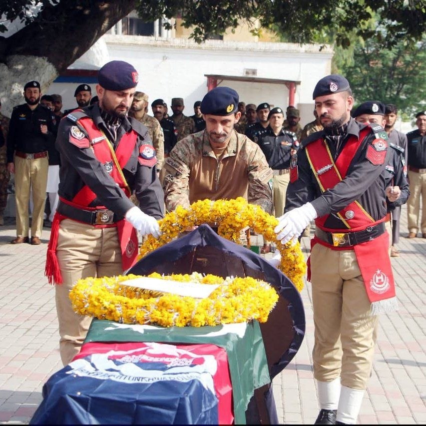 NUQTA31's tweet image. #Alert
Banned TTP militants abducted CTD personnel Muqaddar Khan in FR Peshawar and later killed him.