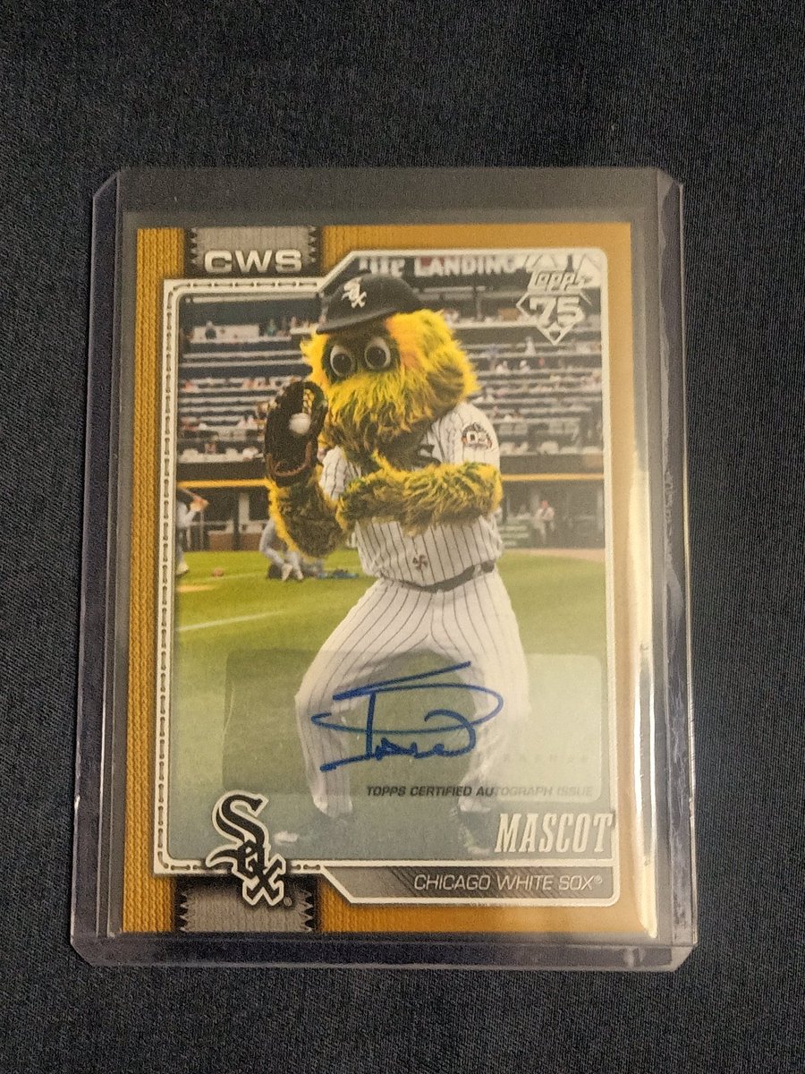 RyanFodo's tweet photo. @cardboardbst Chicago white Sox mascot auto /50
$100 https://t.co/tUaRHIXEVP