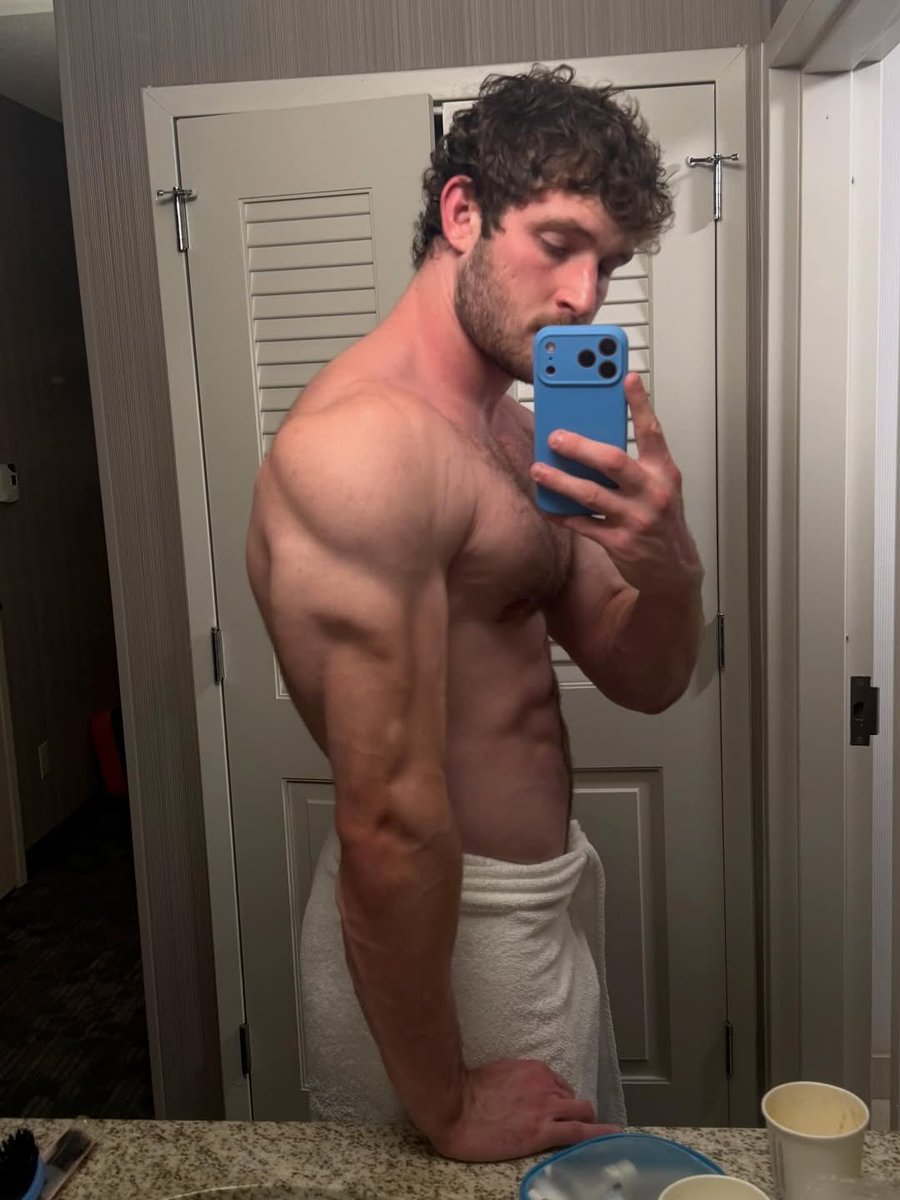 AlphaCLARK42's tweet photo. It’s Saturday morning You stare, you tribute. Simple rules. 💪 Send
#cashmaster #Findom #cashfag #paypig #Tribute https://t.co/k3AdaCstAt
