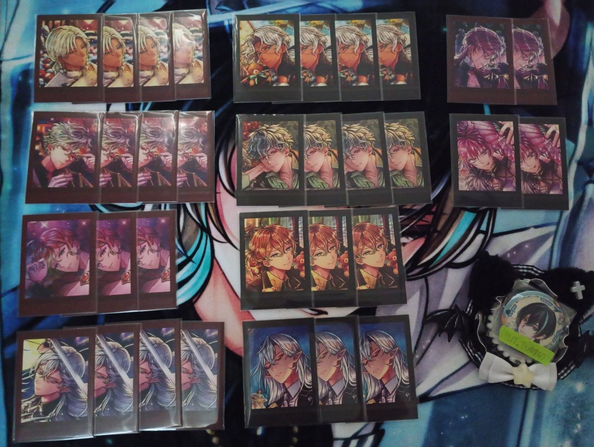 UTxTU0907's tweet photo. あくねこ 悪魔執事と黒い猫 ぱしゃこれ9弾 交換

譲 ）バスティン ロノ ボスキ アモン ルカス ラムリ フルーレ ミヤジ ラト ハナマル テディ シロ
箔 ⇢ ボスキ フェネス アモン ナック ルカス フルーレ テディ
求 ）ベレン

箔同士 . 同色同士
郵送での交換 📮
お気軽にお声がけください ᴗ  ̫ ᴗ https://t.co/VwGXg2O7Th