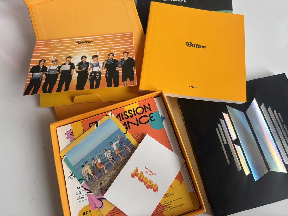 i27129's tweet photo. 🏷️ bts bangtan vendo venda album photocard pc albums seokjin jin v taehyung jhope hoseok proof butter the astronaut kpop https://t.co/CefjfArsgc