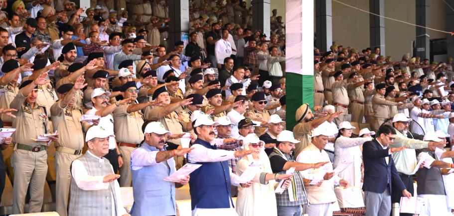 BoldNewsOnline's tweet image. Drug-Free J&amp;amp;K boldnewsonline.com/drug-free-jk @DullooAtal  @OfficeOfLGJandK @manojsinha_ @MRAJU_77  @diprjk @infjammu _ @shreya_ssinghal #Jammu #Kashmir @Minhas1Rakesh @dmjammuofficial @MRAJU_77 @Divcomjammu @nasirsogami @OmarAbdullah @CM_JnK  @JavedRanaa @Surinderch55 #drugfree #drugs